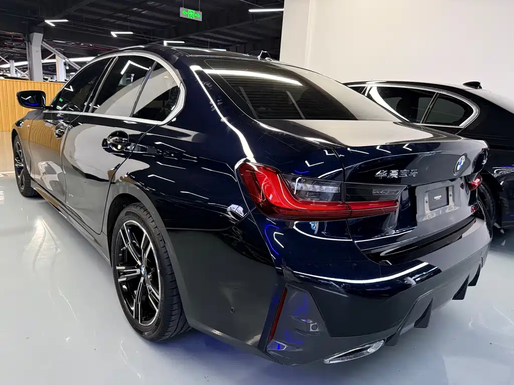 BMW 3 Series 2023 — фото 15