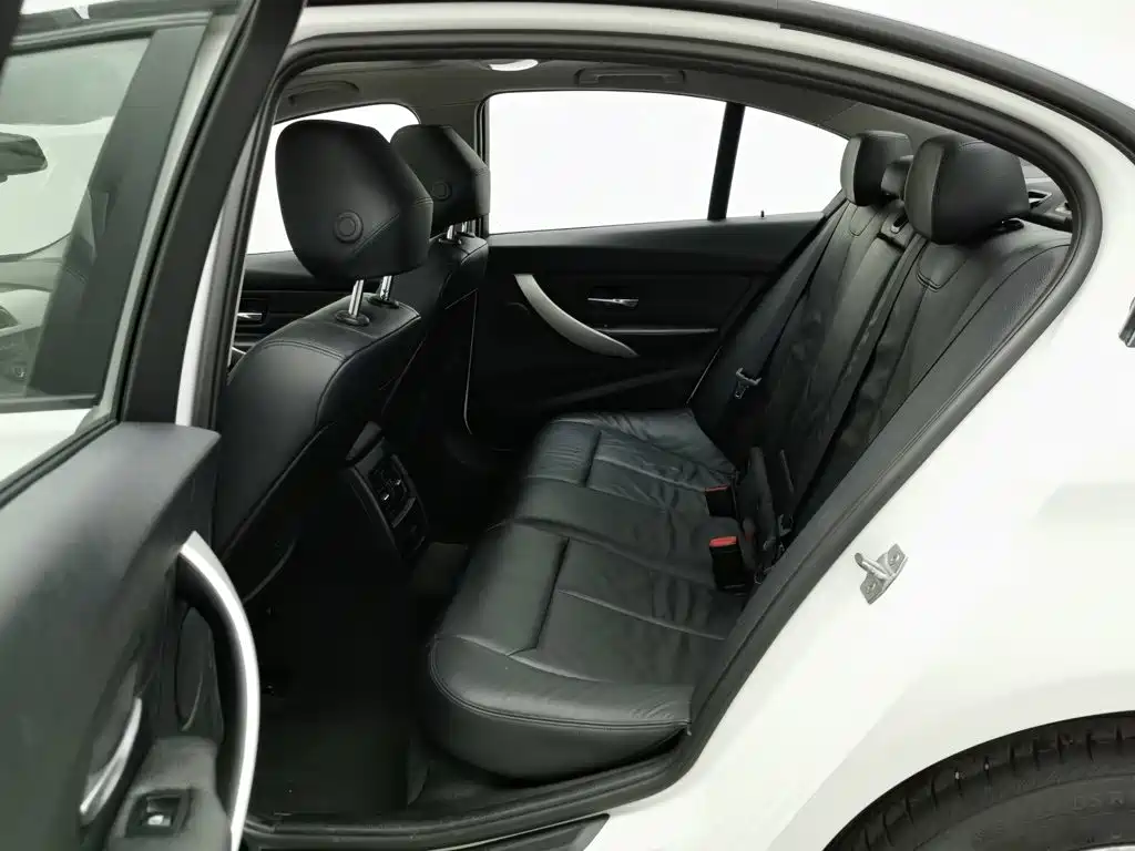 BMW 3 Series 2014 — фото 15