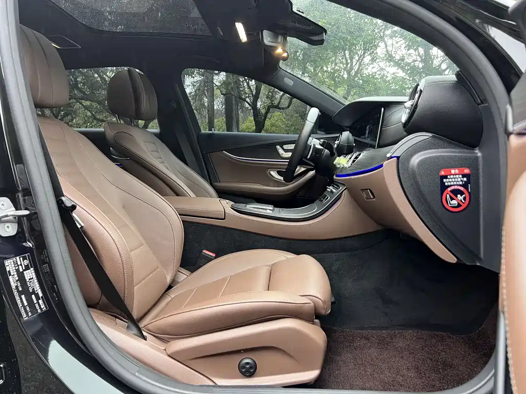 Mercedes-Benz E-Class 2022 — фото 11