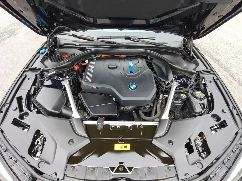 BMW 5 Series New Energy 2022 — фото 14