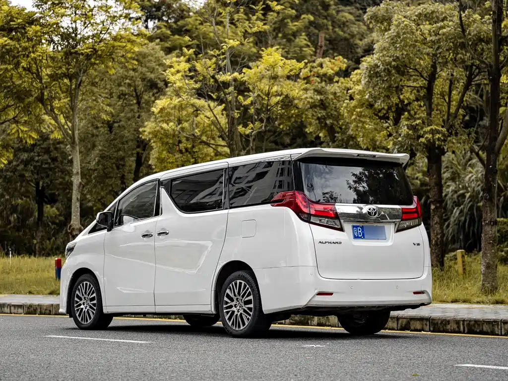 Toyota Alphard 2015