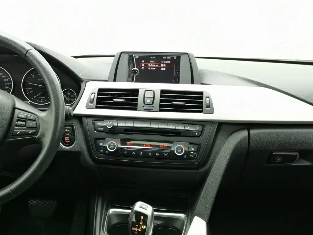 BMW 3 Series 2014 — фото 12