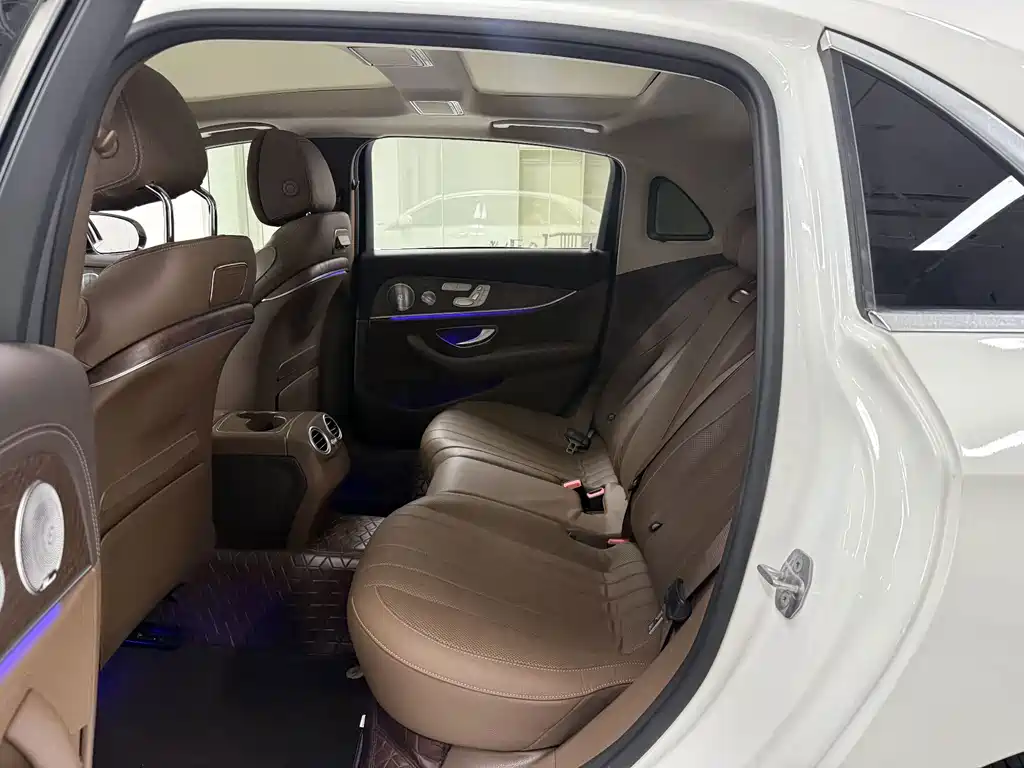 Mercedes-Benz E-Class 2020 — фото 14