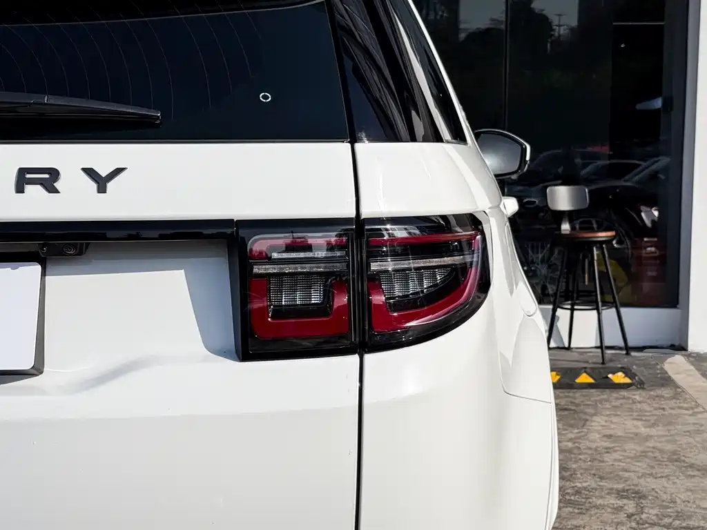 Land Rover Discovery Sport 2021 — фото 5