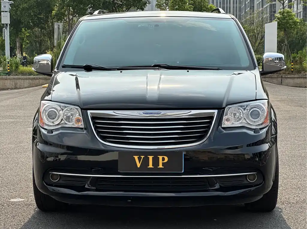 Chrysler Grand Voyager 2015 — фото 2