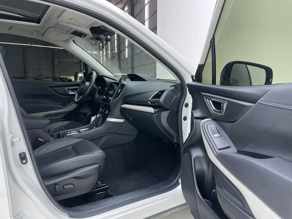 Subaru Forester 2023 — фото 31