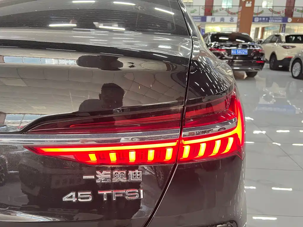 Audi A6L 2023 — фото 19