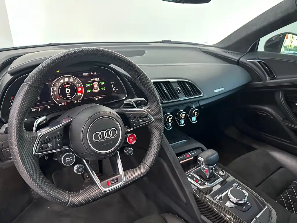 Audi R8 2023 — фото 17
