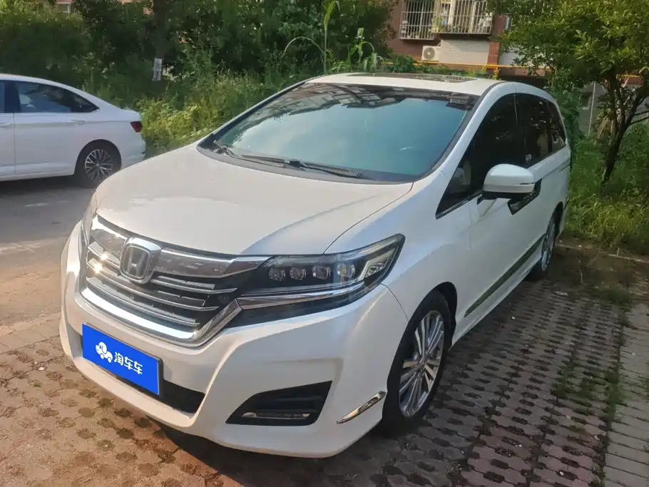 Honda Elysion 2016