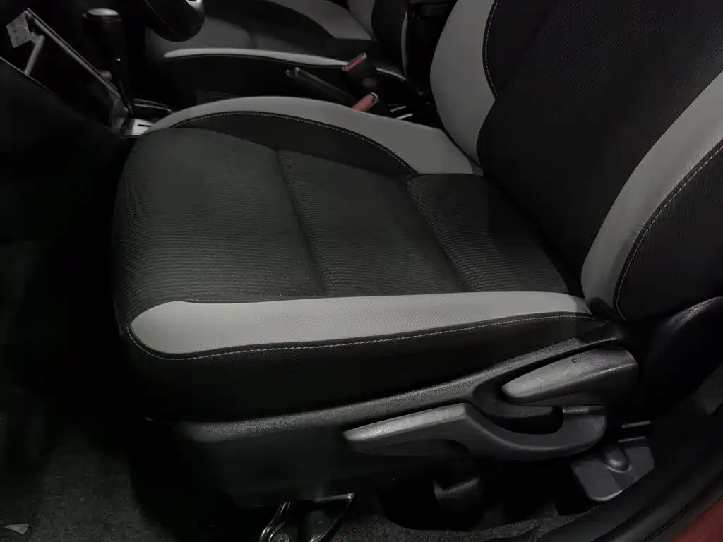Toyota Yaris L 2022 — фото 20