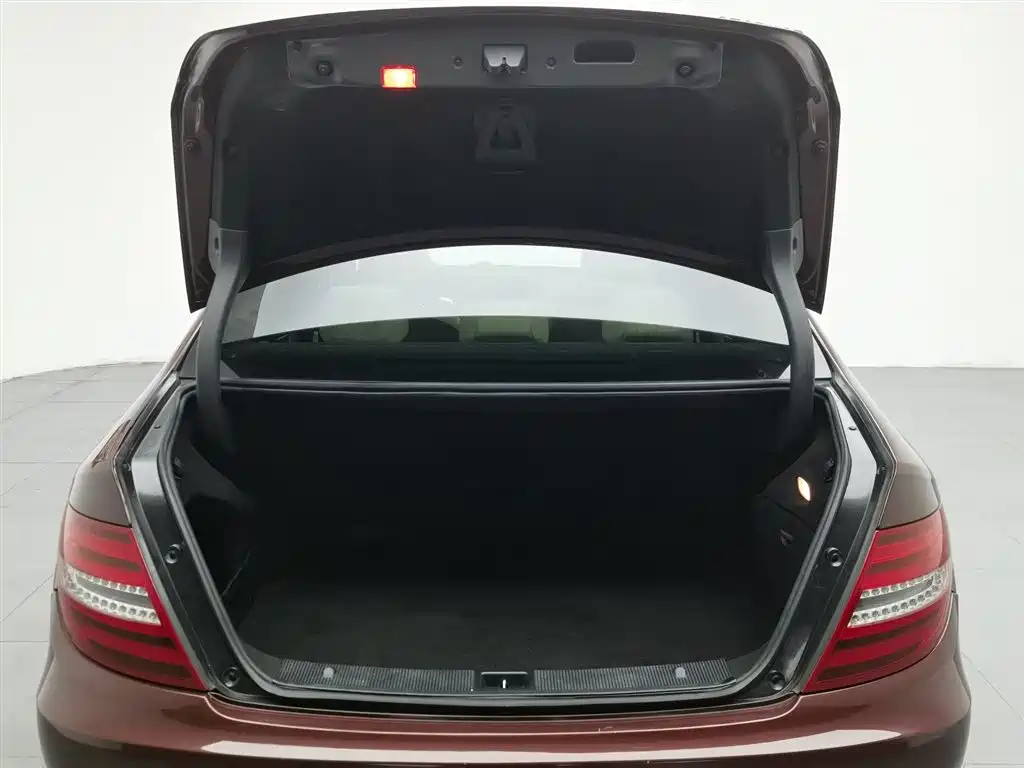 Mercedes-Benz C-Class 2012 — фото 16