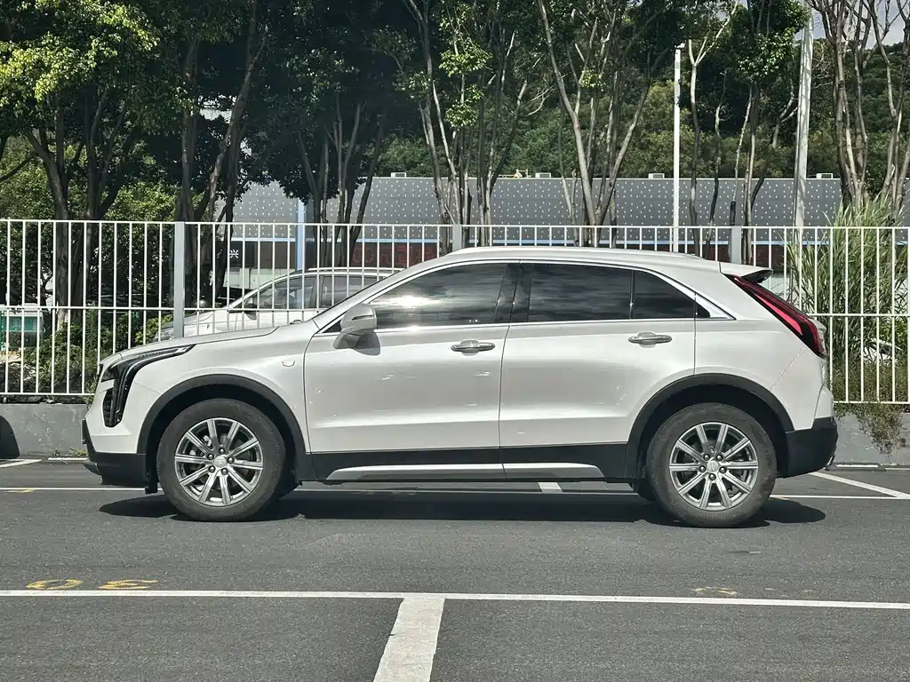 Cadillac XT4 2023 — фото 19