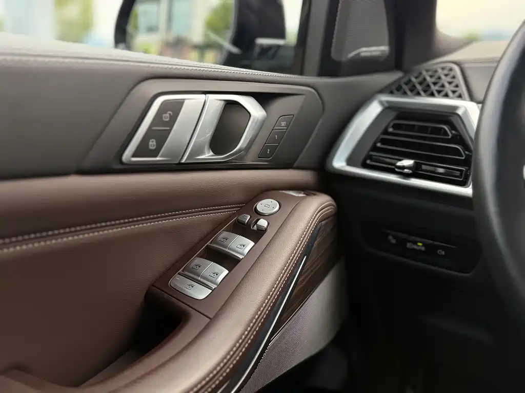 BMW X5 2025 — фото 18