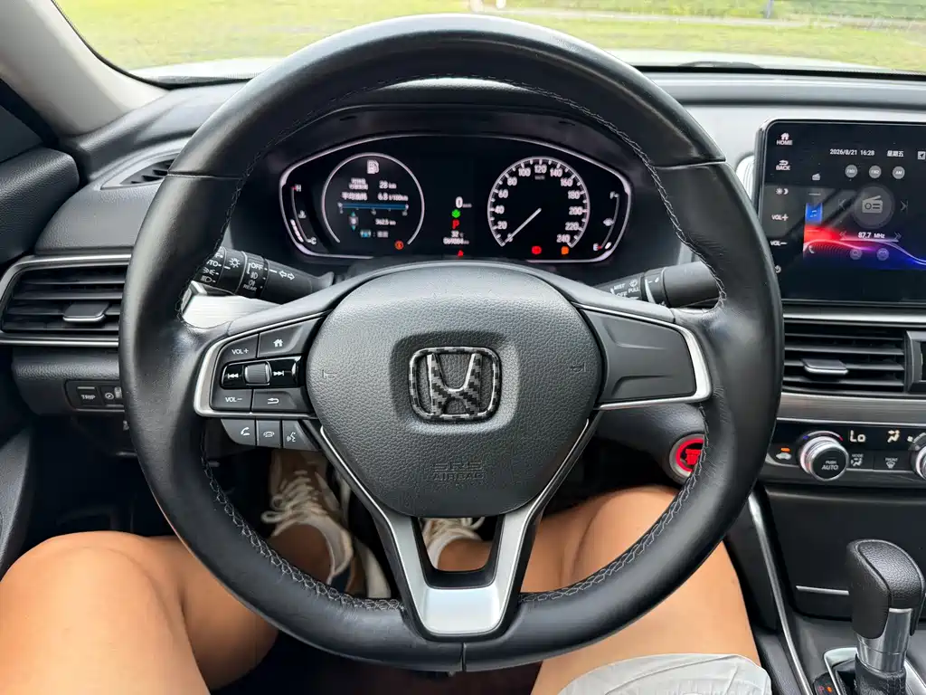 Honda Accord 2022 — фото 11