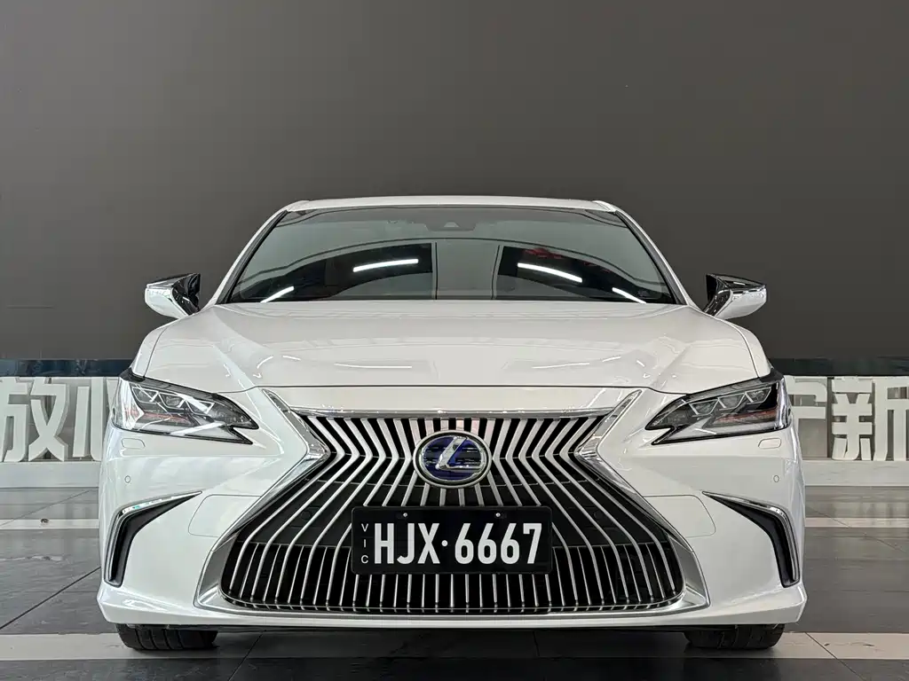 Lexus ES 2020 — фото 2
