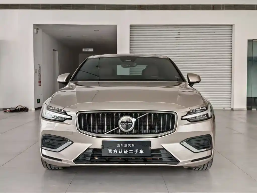 Volvo S60 2023 — фото 2