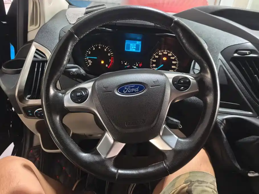 Ford Tourneo 2016 — фото 15