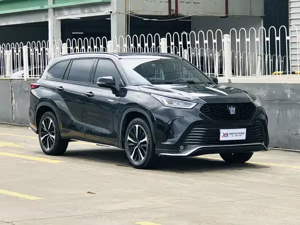 Toyota Crown Kluger 2024