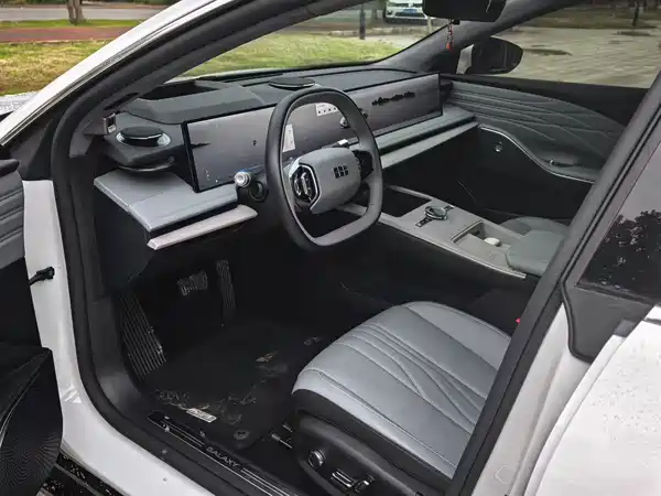 Geely Galaxy E8 2024