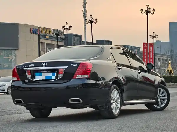 Toyota Crown 2012