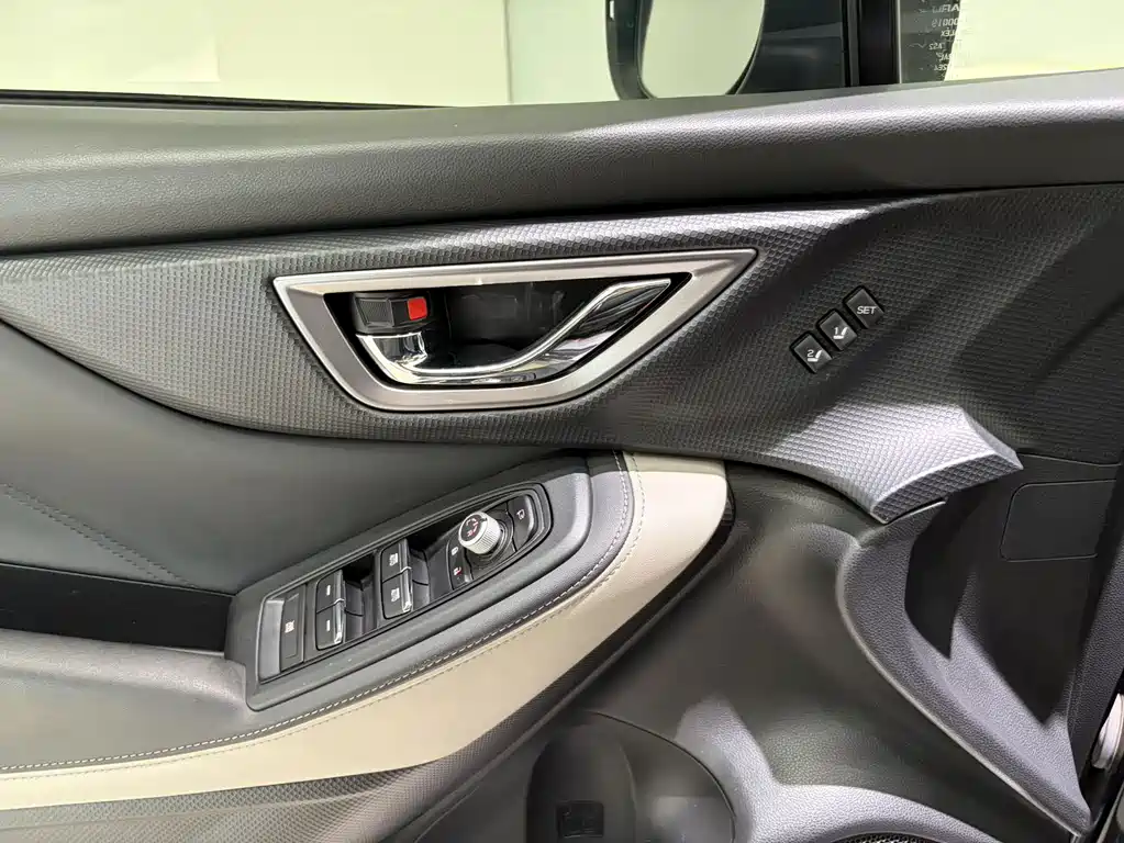Subaru Forester 2023 — фото 11