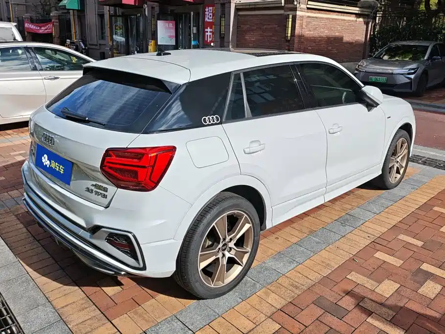 Audi Q2L 2023 — фото 3