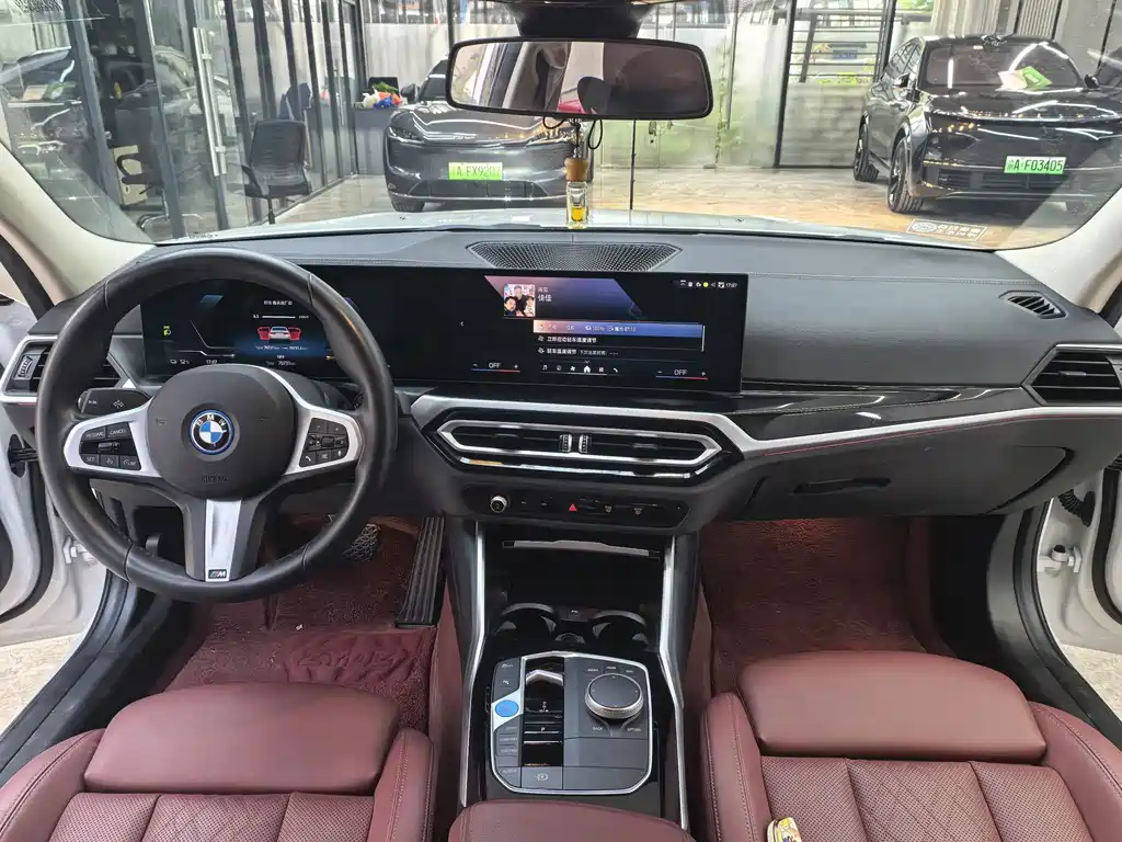 BMW i3 2023 — фото 17