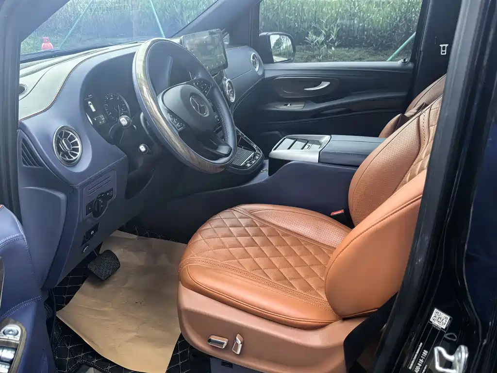 Mercedes-Benz Vito 2023 — фото 13