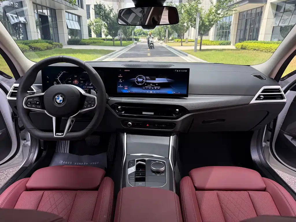 BMW 3 Series 2025 — фото 14