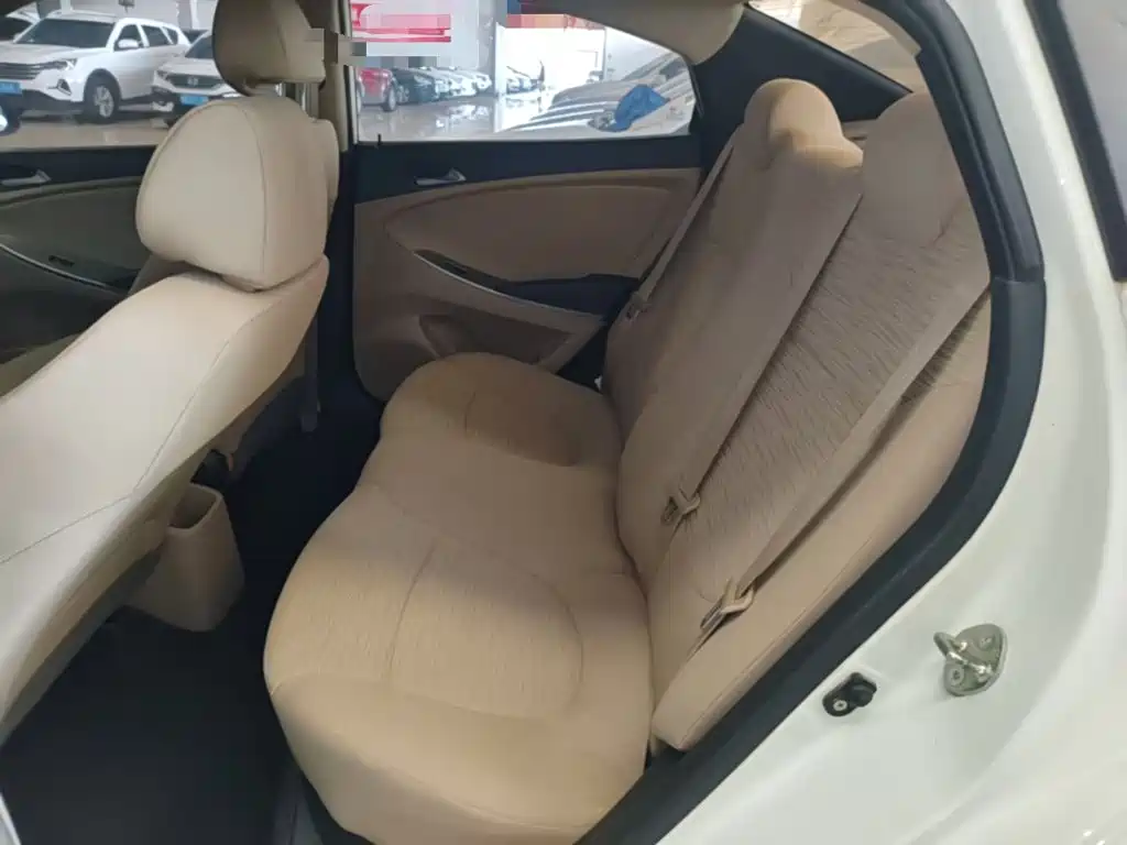 Hyundai Accent 2018 — фото 17