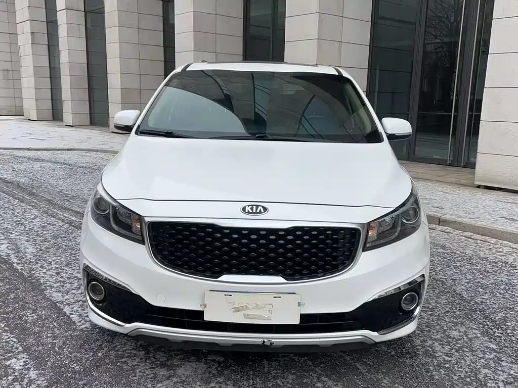 Kia Carnival 2017 — фото 2