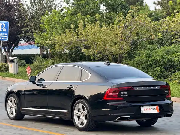 Volvo S90 2018