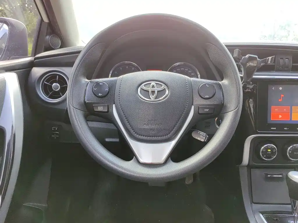 Toyota Corolla 2018 — фото 16