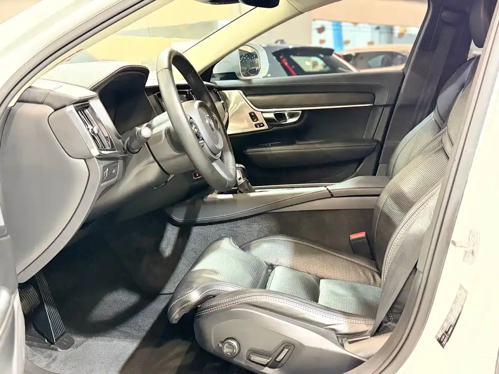 Volvo V90 2018 — фото 19