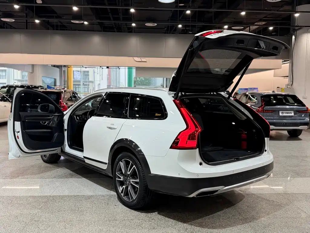Volvo V90 2018 — фото 9
