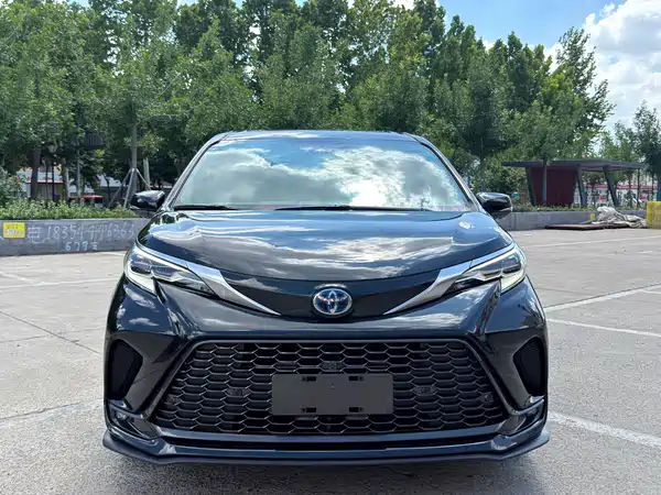Toyota Granvia 2024