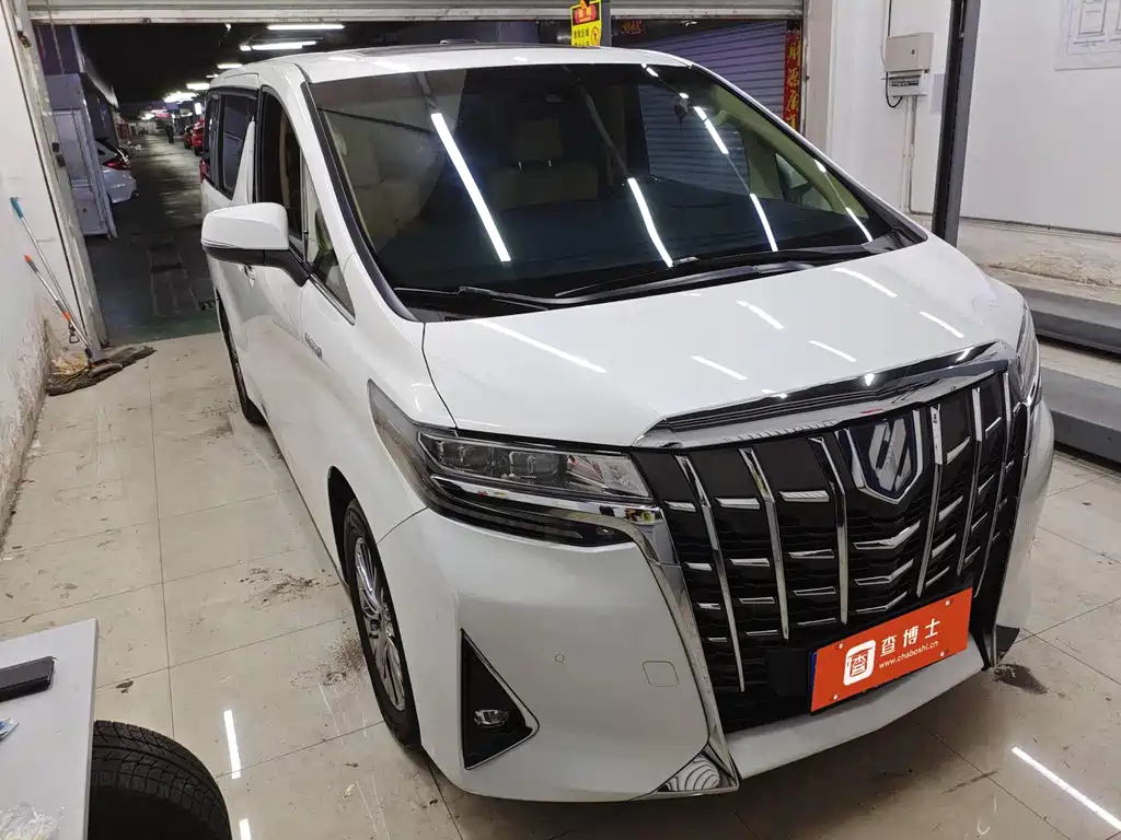 Toyota Alphard 2022 — фото 3