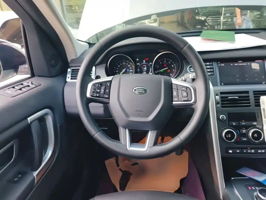 Land Rover Discovery Sport 2018 — фото 11