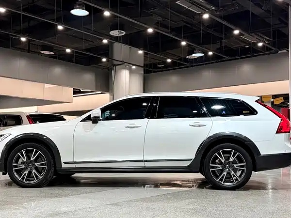 Volvo V90 2017