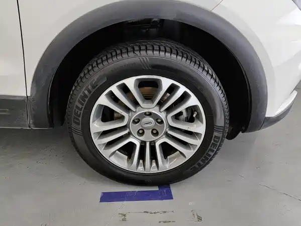 Qoros 5 2020