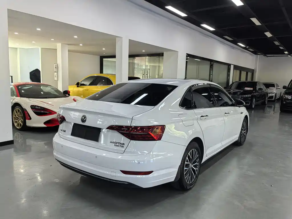 Volkswagen Sagitar 2020