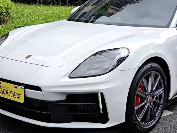 Porsche Panamera 2025