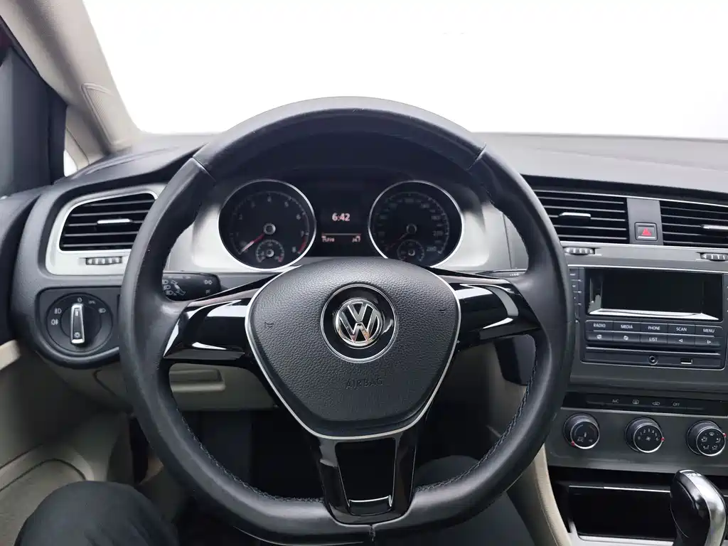 Volkswagen Golf 2015 — фото 17