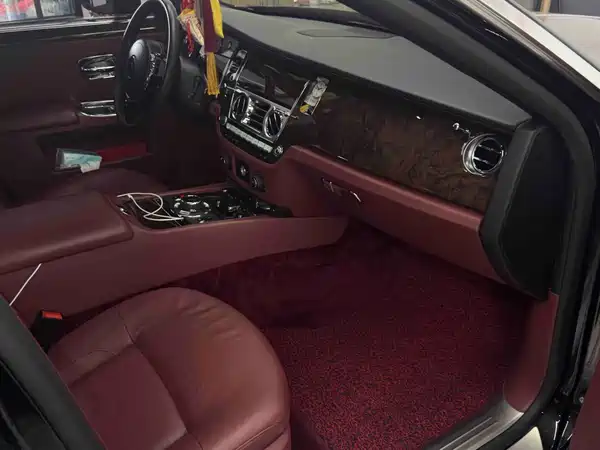 Rolls-Royce Ghost 2015