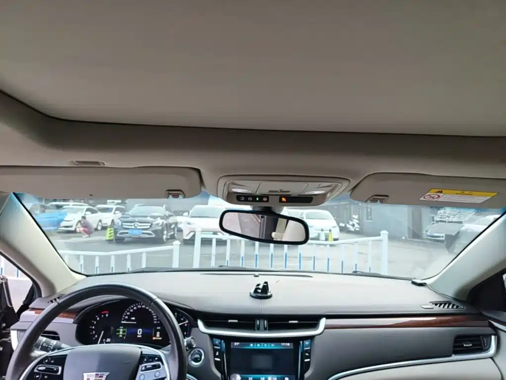 Cadillac XTS 2016 — фото 18