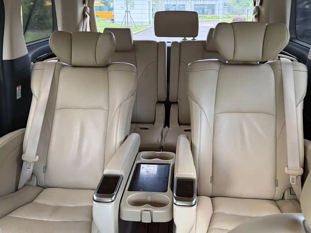 Toyota Alphard 2019 — фото 18