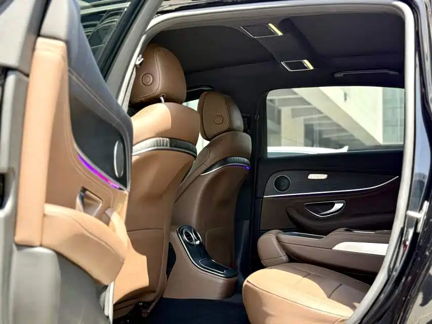 Mercedes-Benz E-Class 2023 — фото 13