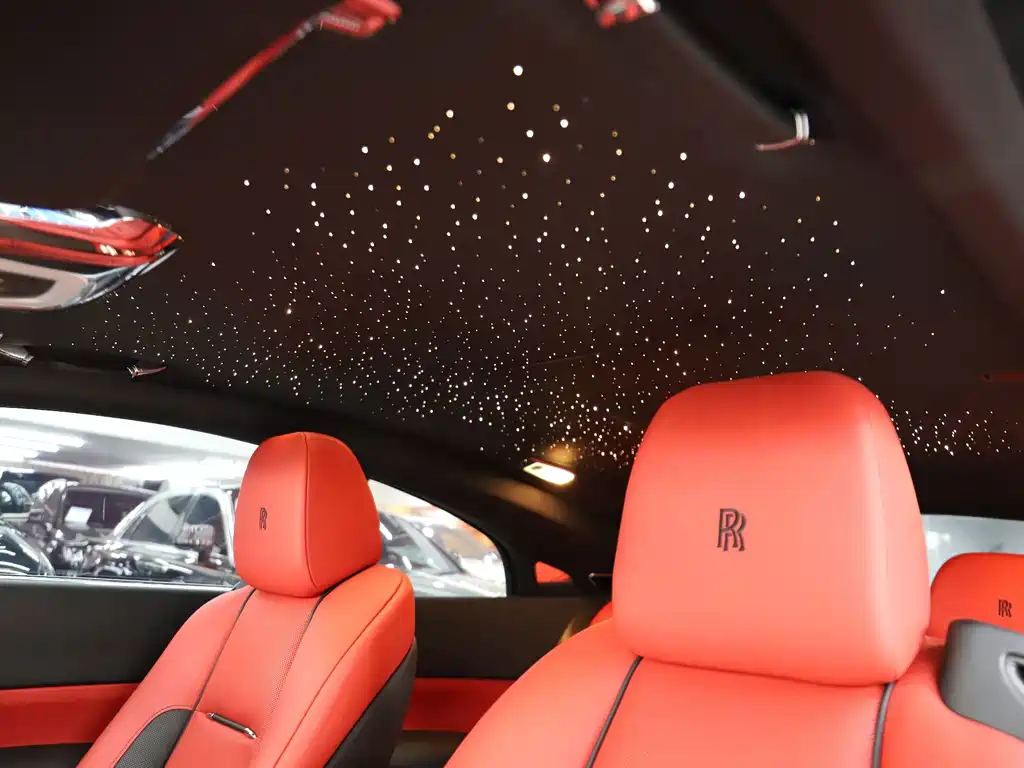 Rolls-Royce Phantom 2020 — фото 15