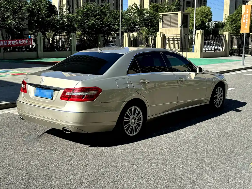 Mercedes-Benz E-Class 2012