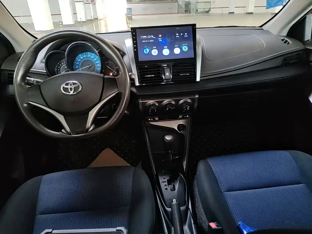 Toyota Yaris L 2016 — фото 10